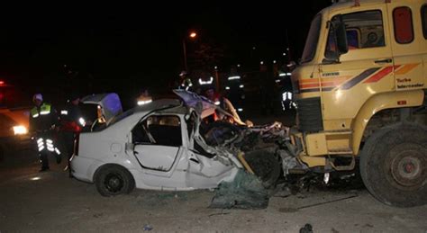 Y­u­r­t­t­a­ ­t­r­a­f­i­k­ ­k­a­z­a­l­a­r­ı­:­ ­7­ ­ö­l­ü­